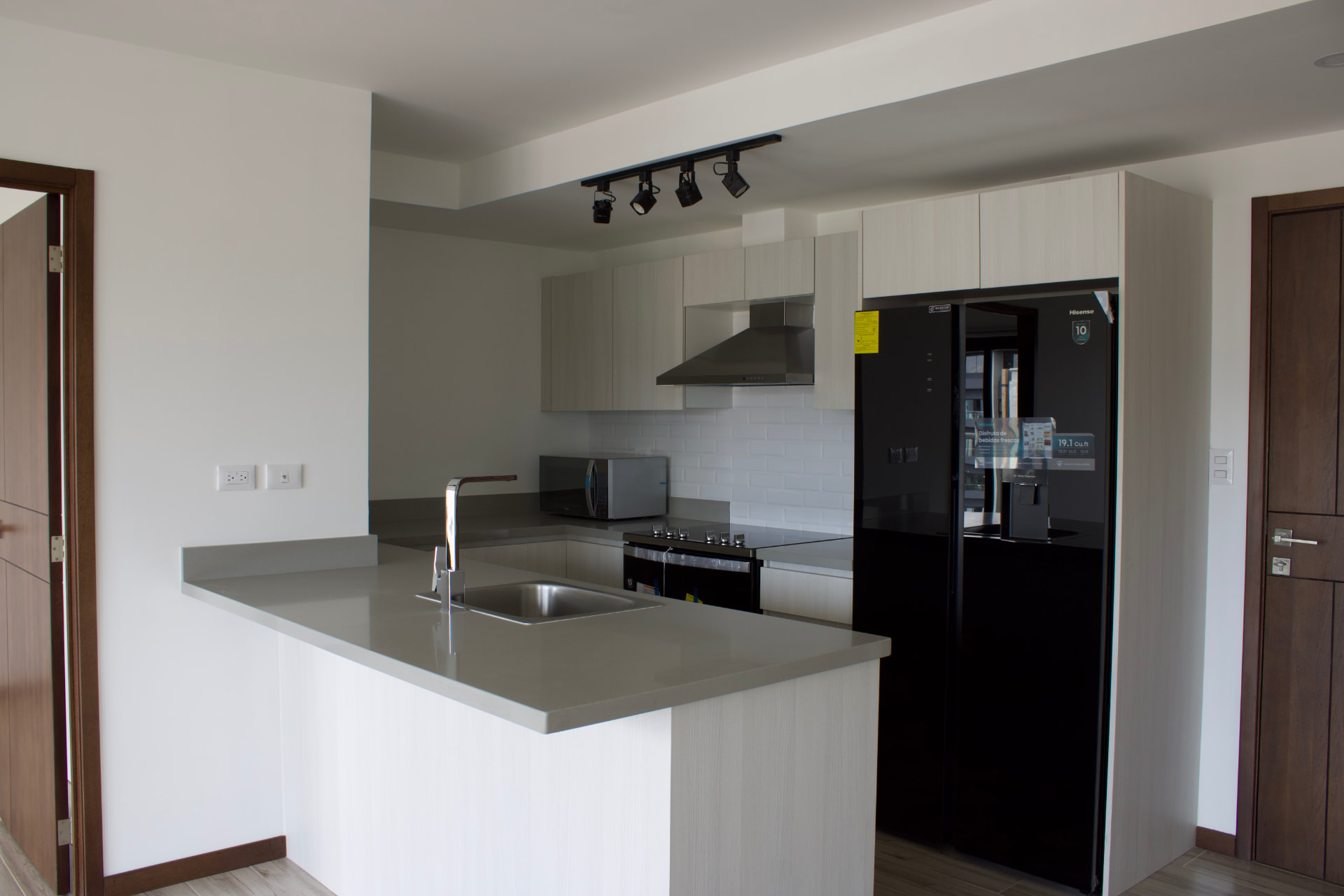 Apartamento nuevo en NEO 2 (Código 2105)